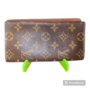 Authentic Louis Vuitton monogram long bi fold